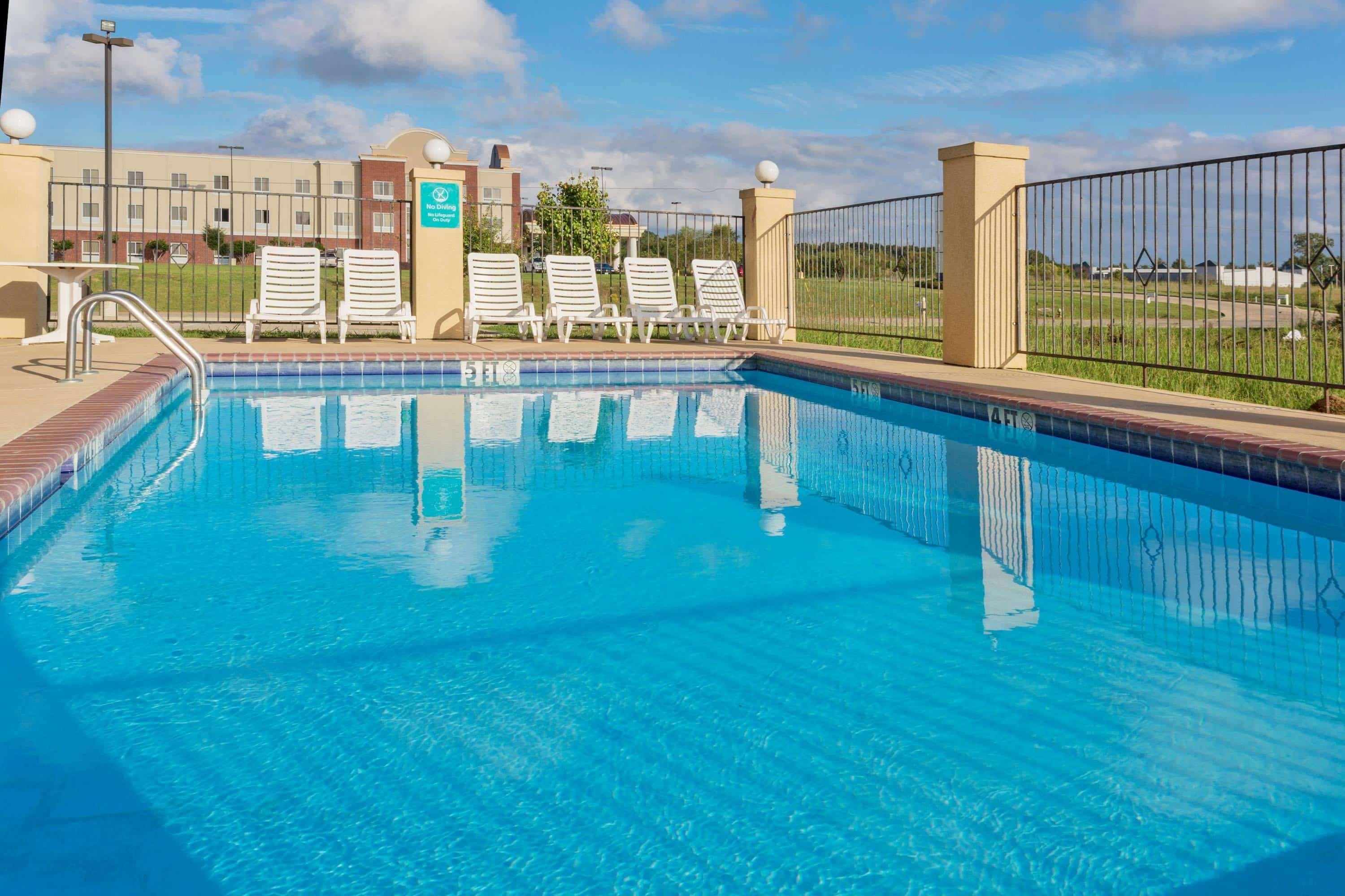 La Quinta By Wyndham Canton Ms Экстерьер фото